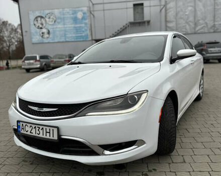 Белый Крайслер 200, объемом двигателя 2.36 л и пробегом 270 тыс. км за 8700 $, фото 1 на Automoto.ua