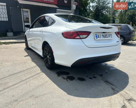 Белый Крайслер 200, объемом двигателя 2.4 л и пробегом 380 тыс. км за 9600 $, фото 3 на Automoto.ua