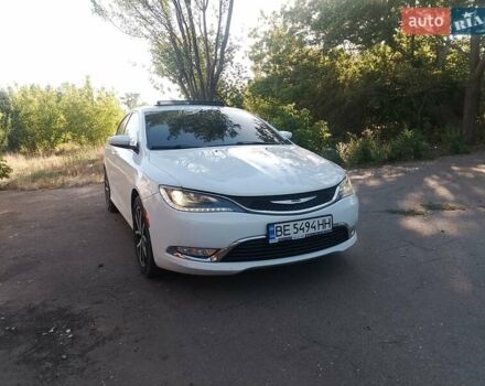 Белый Крайслер 200, объемом двигателя 2.36 л и пробегом 223 тыс. км за 10000 $, фото 8 на Automoto.ua