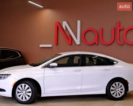 Белый Крайслер 200, объемом двигателя 2.4 л и пробегом 111 тыс. км за 8900 $, фото 11 на Automoto.ua