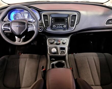 Белый Крайслер 200, объемом двигателя 2.4 л и пробегом 111 тыс. км за 8900 $, фото 6 на Automoto.ua