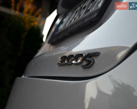 Крайслер 200 2014 у Кременчуге на Automoto.ua Білий Крайслер 200, об'ємом двигуна 2.36 л та пробігом 76 тис. км за 10600 $, фото 41 на Automoto.ua