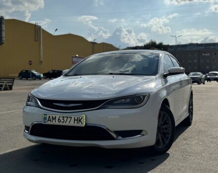 Белый Крайслер 200, объемом двигателя 2.4 л и пробегом 199 тыс. км за 8500 $, фото 2 на Automoto.ua