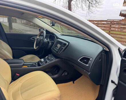 Білий Крайслер 200, об'ємом двигуна 2.4 л та пробігом 160 тис. км за 10390 $, фото 23 на Automoto.ua