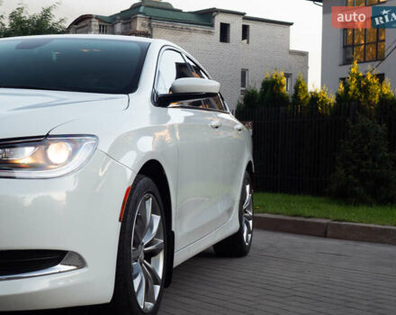 Крайслер 200 2014 у Кременчуге на Automoto.ua Білий Крайслер 200, об'ємом двигуна 2.36 л та пробігом 76 тис. км за 10600 $, фото 33 на Automoto.ua