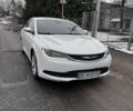 Белый Крайслер 200, объемом двигателя 2.4 л и пробегом 216 тыс. км за 8200 $, фото 1 на Automoto.ua