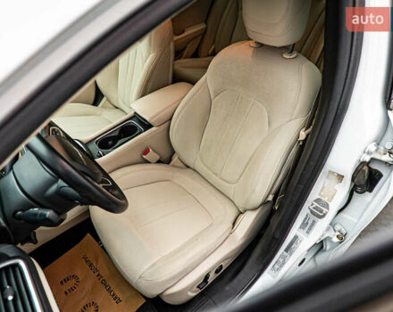 Белый Крайслер 200, объемом двигателя 2.4 л и пробегом 132 тыс. км за 9688 $, фото 8 на Automoto.ua