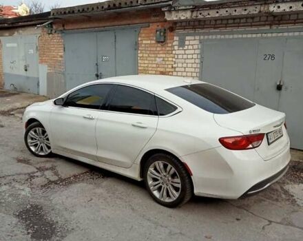 Белый Крайслер 200, объемом двигателя 2.4 л и пробегом 125 тыс. км за 11700 $, фото 9 на Automoto.ua