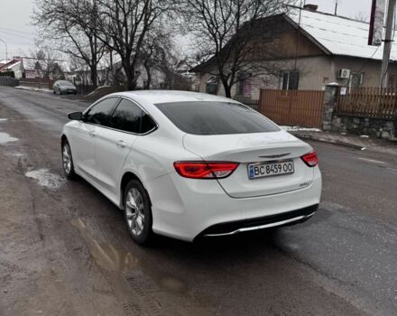 Белый Крайслер 200, объемом двигателя 2.4 л и пробегом 216 тыс. км за 9409 $, фото 3 на Automoto.ua