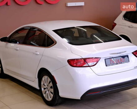 Белый Крайслер 200, объемом двигателя 2.4 л и пробегом 111 тыс. км за 8900 $, фото 14 на Automoto.ua