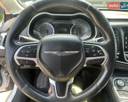 Белый Крайслер 200, объемом двигателя 2.4 л и пробегом 380 тыс. км за 9600 $, фото 9 на Automoto.ua