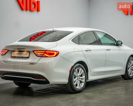 Белый Крайслер 200, объемом двигателя 2.4 л и пробегом 132 тыс. км за 9688 $, фото 1 на Automoto.ua