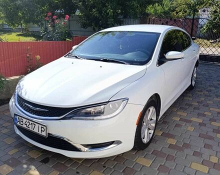 Белый Крайслер 200, объемом двигателя 2.4 л и пробегом 140 тыс. км за 10200 $, фото 5 на Automoto.ua