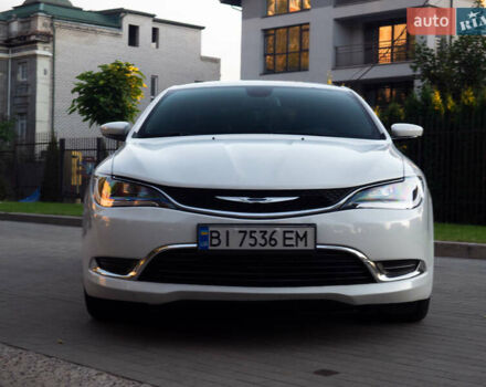 Крайслер 200 2014 у Кременчуге на Automoto.ua Білий Крайслер 200, об'ємом двигуна 2.36 л та пробігом 76 тис. км за 10600 $, фото 34 на Automoto.ua