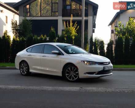 Крайслер 200 2014 у Кременчуге на Automoto.ua Білий Крайслер 200, об'ємом двигуна 2.36 л та пробігом 76 тис. км за 10600 $, фото 1 на Automoto.ua