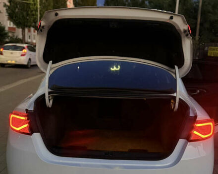 Крайслер 200 2014 у Кременчуге на Automoto.ua Білий Крайслер 200, об'ємом двигуна 2.36 л та пробігом 76 тис. км за 10600 $, фото 58 на Automoto.ua