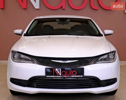 Белый Крайслер 200, объемом двигателя 2.4 л и пробегом 111 тыс. км за 8900 $, фото 1 на Automoto.ua