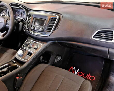 Белый Крайслер 200, объемом двигателя 2.4 л и пробегом 111 тыс. км за 8900 $, фото 38 на Automoto.ua