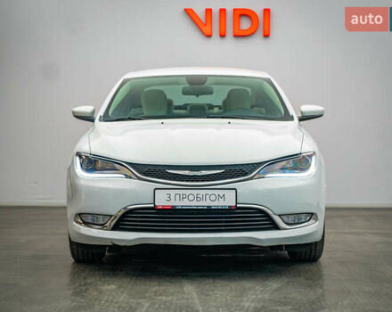 Белый Крайслер 200, объемом двигателя 2.4 л и пробегом 132 тыс. км за 9688 $, фото 4 на Automoto.ua