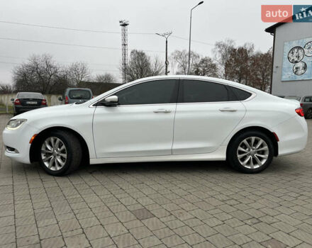 Белый Крайслер 200, объемом двигателя 2.36 л и пробегом 270 тыс. км за 8700 $, фото 3 на Automoto.ua