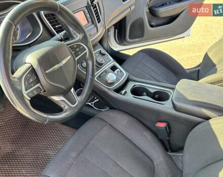 Белый Крайслер 200, объемом двигателя 2.36 л и пробегом 217 тыс. км за 8700 $, фото 18 на Automoto.ua