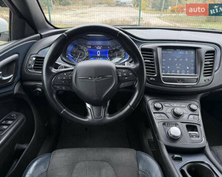 Белый Крайслер 200, объемом двигателя 3.6 л и пробегом 204 тыс. км за 10900 $, фото 23 на Automoto.ua
