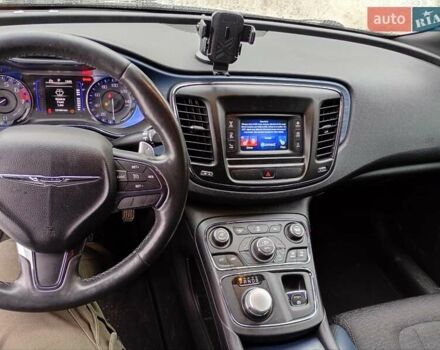 Білий Крайслер 200, об'ємом двигуна 2.36 л та пробігом 151 тис. км за 9500 $, фото 7 на Automoto.ua