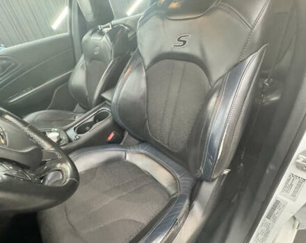 Белый Крайслер 200, объемом двигателя 2.36 л и пробегом 231 тыс. км за 7599 $, фото 10 на Automoto.ua