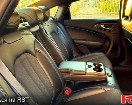 Білий Крайслер 200, об'ємом двигуна 2.4 л та пробігом 150 тис. км за 11999 $, фото 3 на Automoto.ua