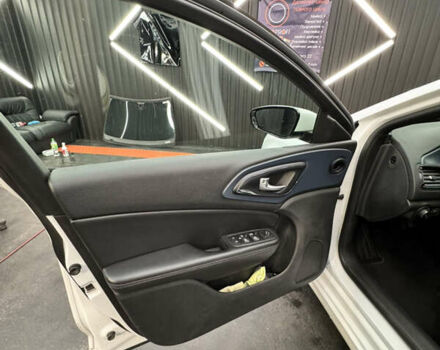 Белый Крайслер 200, объемом двигателя 2.36 л и пробегом 231 тыс. км за 7599 $, фото 13 на Automoto.ua