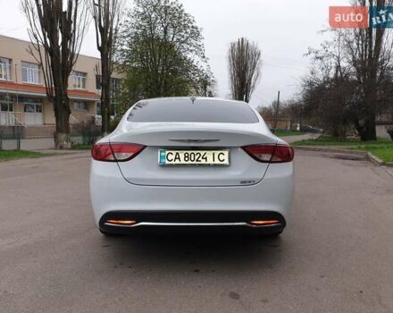 Білий Крайслер 200, об'ємом двигуна 2.36 л та пробігом 185 тис. км за 10500 $, фото 2 на Automoto.ua