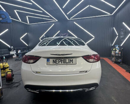 Белый Крайслер 200, объемом двигателя 2.36 л и пробегом 231 тыс. км за 7599 $, фото 5 на Automoto.ua