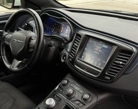 Белый Крайслер 200, объемом двигателя 3.6 л и пробегом 204 тыс. км за 9900 $, фото 20 на Automoto.ua