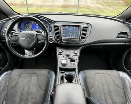 Белый Крайслер 200, объемом двигателя 3.6 л и пробегом 204 тыс. км за 9900 $, фото 10 на Automoto.ua