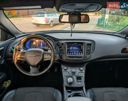 Белый Крайслер 200, объемом двигателя 3.6 л и пробегом 145 тыс. км за 11600 $, фото 11 на Automoto.ua