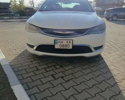 Білий Крайслер 200, об'ємом двигуна 2.36 л та пробігом 132 тис. км за 8900 $, фото 1 на Automoto.ua