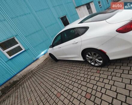 Белый Крайслер 200, объемом двигателя 2.36 л и пробегом 152 тыс. км за 9450 $, фото 3 на Automoto.ua