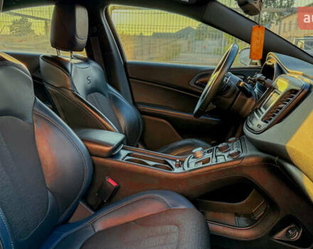 Белый Крайслер 200, объемом двигателя 2.36 л и пробегом 151 тыс. км за 9150 $, фото 7 на Automoto.ua