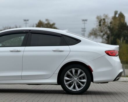 Белый Крайслер 200, объемом двигателя 3.6 л и пробегом 204 тыс. км за 9900 $, фото 6 на Automoto.ua