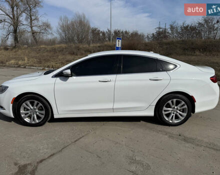 Белый Крайслер 200, объемом двигателя 2.4 л и пробегом 160 тыс. км за 9300 $, фото 5 на Automoto.ua