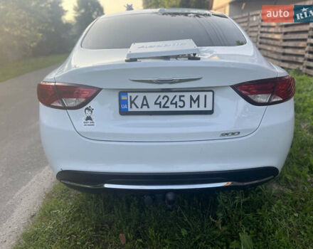Белый Крайслер 200, объемом двигателя 2.36 л и пробегом 289 тыс. км за 9500 $, фото 8 на Automoto.ua