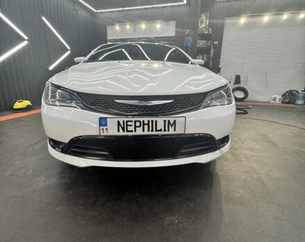 Белый Крайслер 200, объемом двигателя 2.36 л и пробегом 231 тыс. км за 7599 $, фото 2 на Automoto.ua