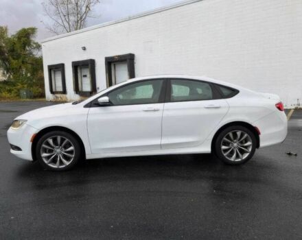 Белый Крайслер 200, объемом двигателя 3.6 л и пробегом 72 тыс. км за 6100 $, фото 4 на Automoto.ua