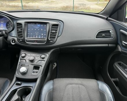 Белый Крайслер 200, объемом двигателя 3.6 л и пробегом 204 тыс. км за 9900 $, фото 11 на Automoto.ua