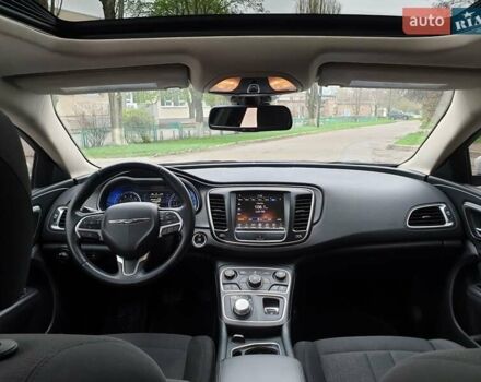 Білий Крайслер 200, об'ємом двигуна 2.36 л та пробігом 185 тис. км за 10500 $, фото 10 на Automoto.ua