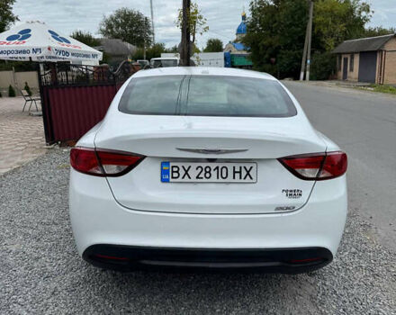 Белый Крайслер 200, объемом двигателя 2.36 л и пробегом 133 тыс. км за 8750 $, фото 1 на Automoto.ua