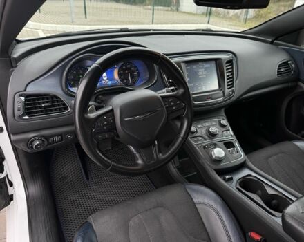 Белый Крайслер 200, объемом двигателя 3.6 л и пробегом 204 тыс. км за 9900 $, фото 17 на Automoto.ua