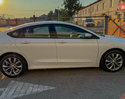 Белый Крайслер 200, объемом двигателя 2.36 л и пробегом 151 тыс. км за 9150 $, фото 2 на Automoto.ua