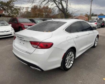 Білий Крайслер 200, об'ємом двигуна 3.6 л та пробігом 79 тис. км за 4800 $, фото 5 на Automoto.ua