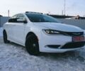 Белый Крайслер 200, объемом двигателя 2.4 л и пробегом 130 тыс. км за 10000 $, фото 1 на Automoto.ua